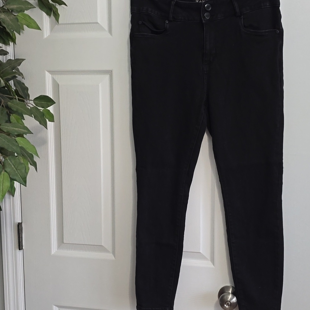EUC Tahari black jeans